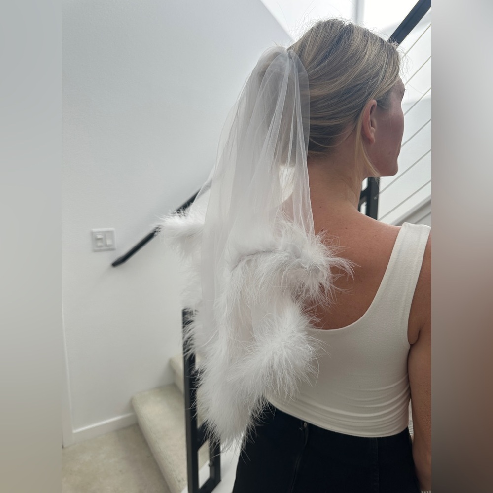 Gigi & Olive White Feather Trim Bridal Veil Soft Tulle Bachelorette Wedding Veil - Picture 7 of 13